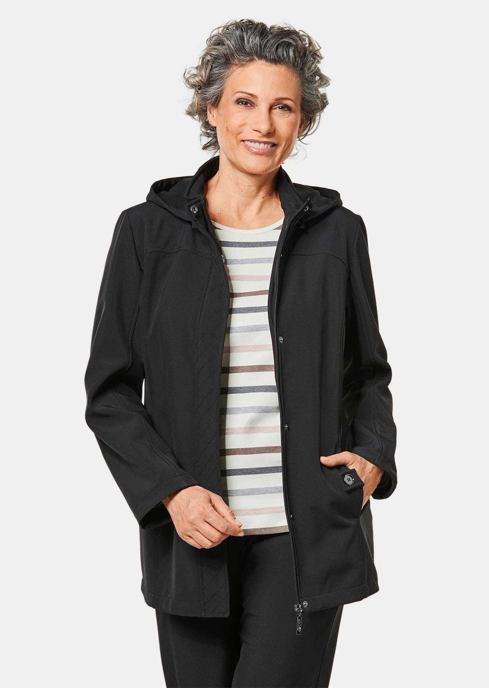 Wasserabweisende Softshelljacke mit Kapuze
