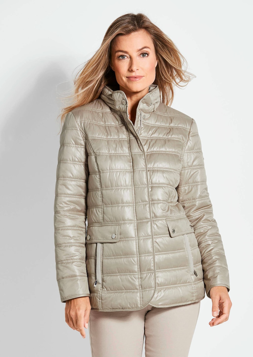 Leichte Steppjacke mit vielen Details