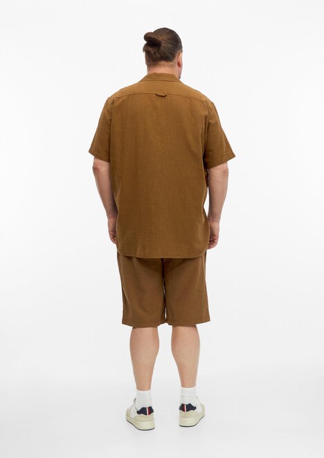 Resort Fit: Weiches Kurzarm-Hemd mit Knopfleiste