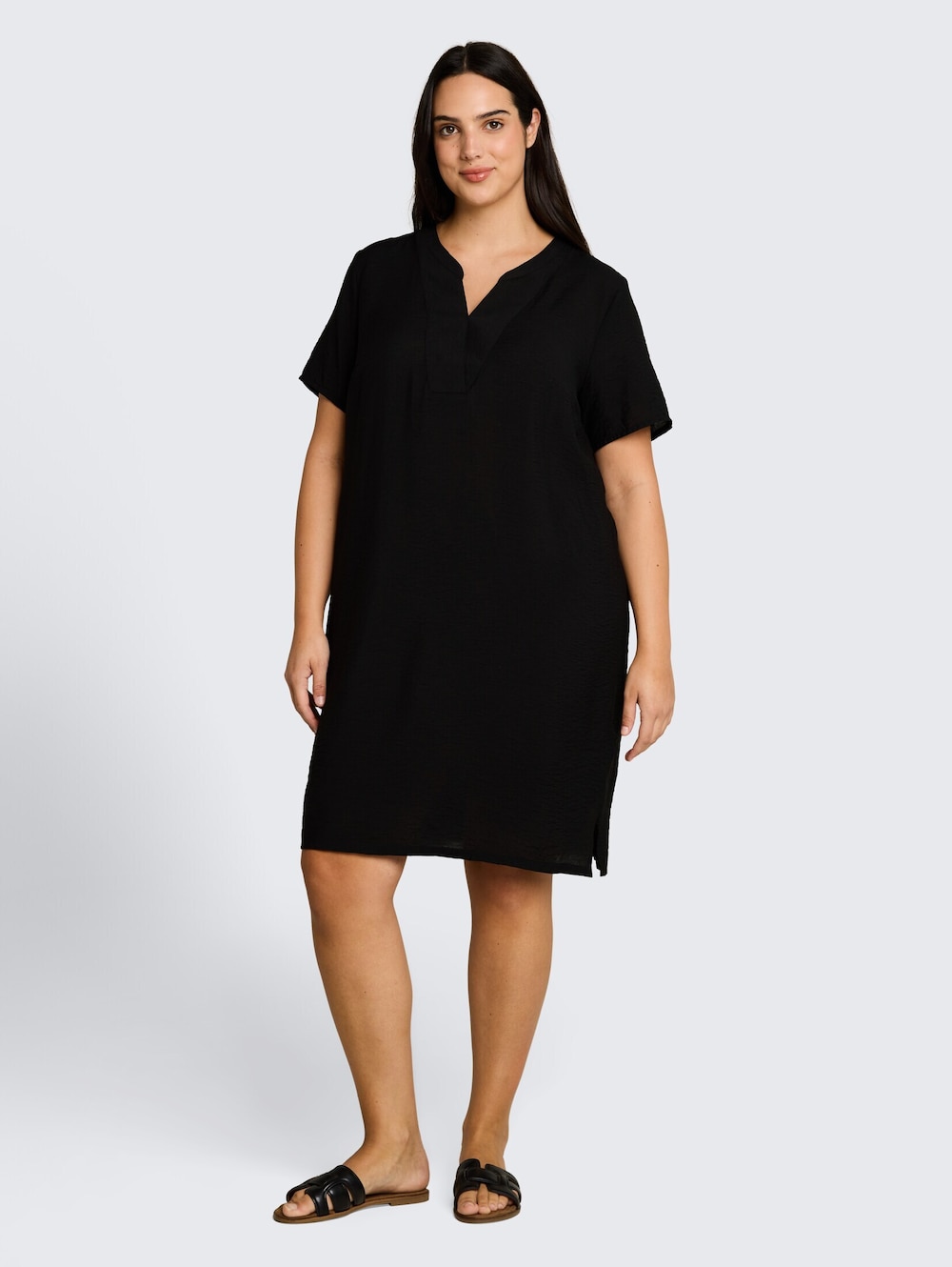 Kleid mit V-Ausschnitt