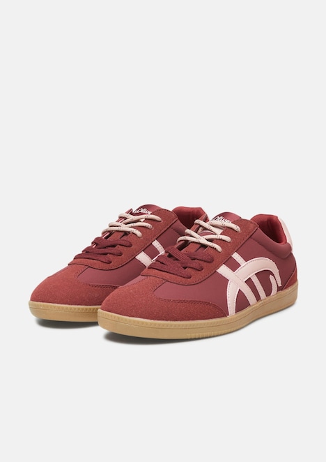 Sneaker mit Logo-Detail