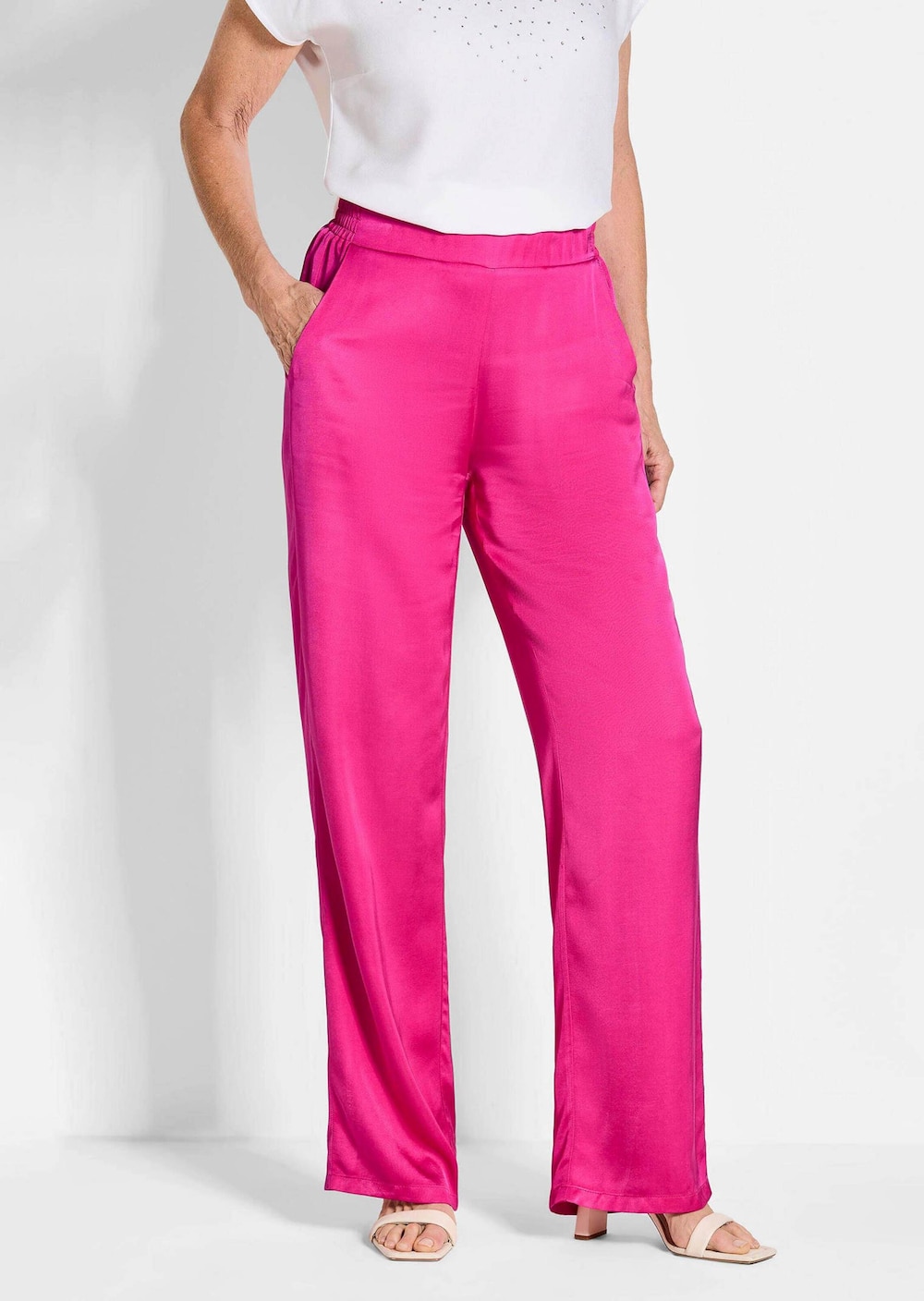 Satinhose Satinhose VERA mit weitem Bein