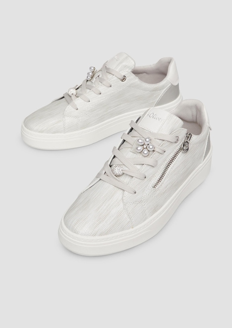 Sneaker mit Reißverschluss-Detail und Plateau-Sohle