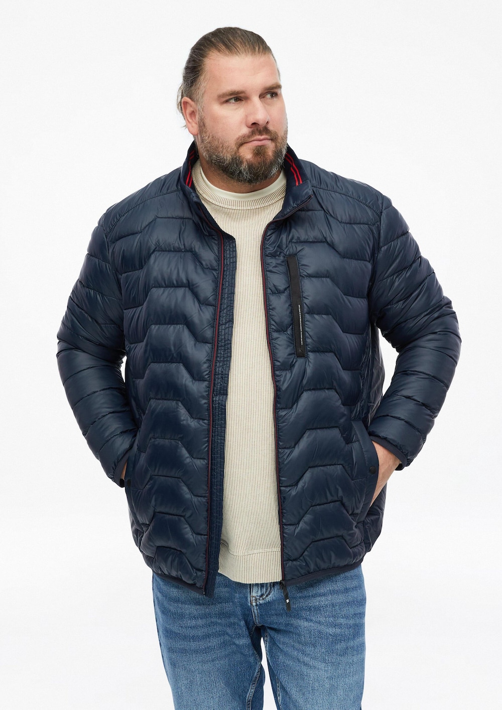 Leichte Steppjacke mit Kontrast-Details und Stehkragen