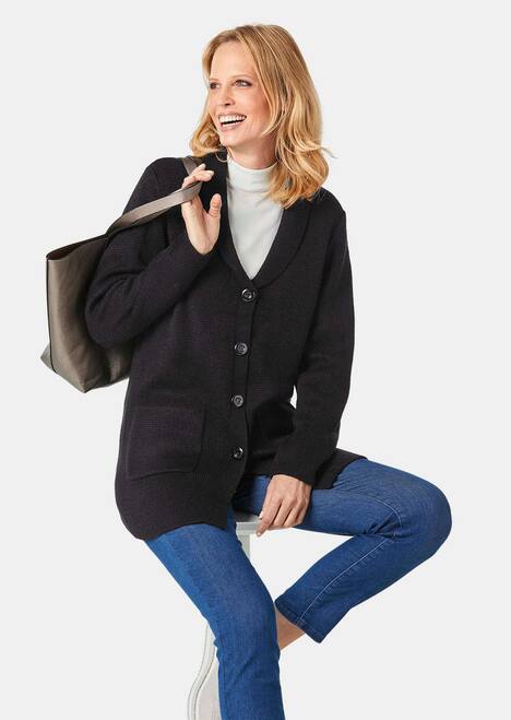 Kuschelweiche, kaschierende Strickjacke