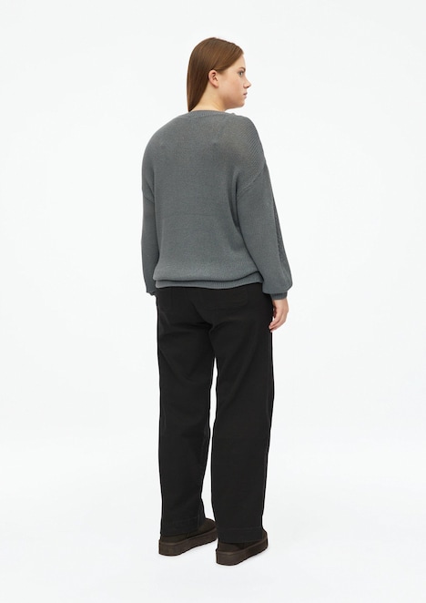 Pullover mit überschnittener Schulter