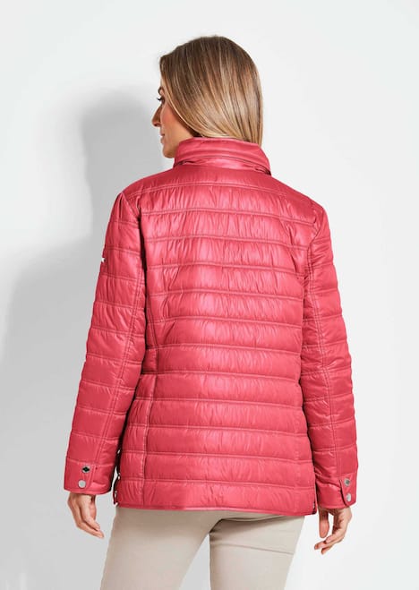 Leichte Steppjacke mit vielen Details