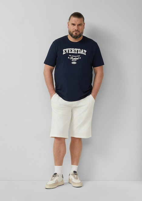 Detroit: Strukturierte Bermuda im Relaxed Fit
