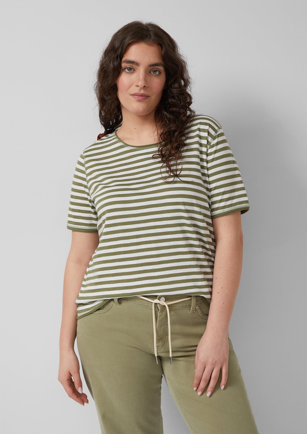 T-Shirt mit Rollkanten und Flammgarnstruktur