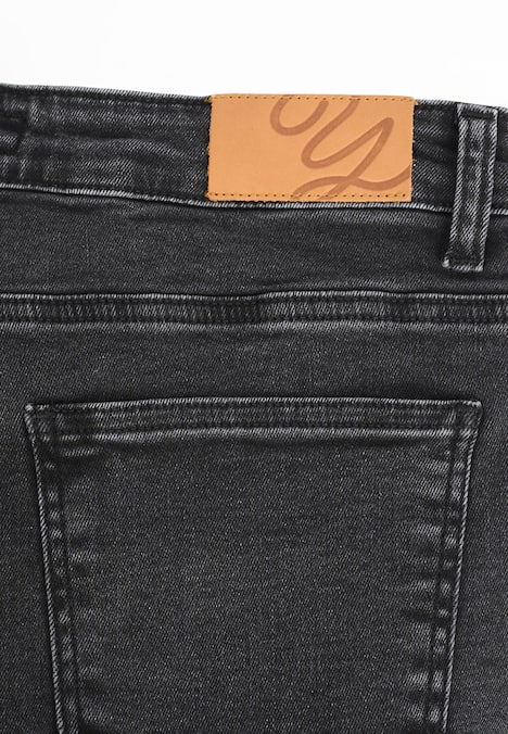 Hose mit einem elastischen Bund