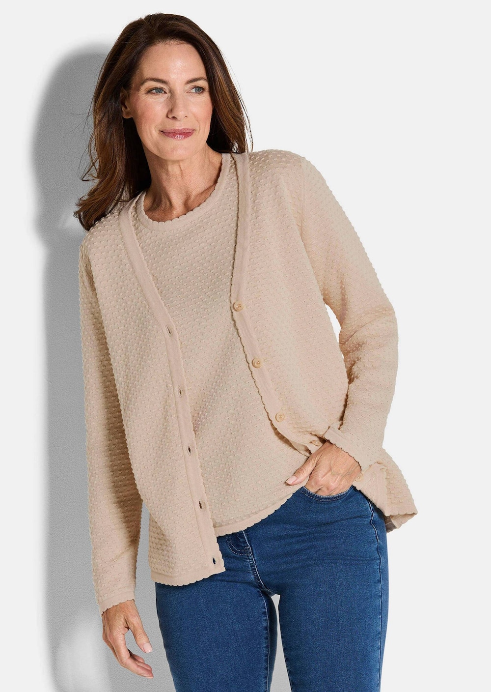 Strickjacke mit Pünktchenmuster