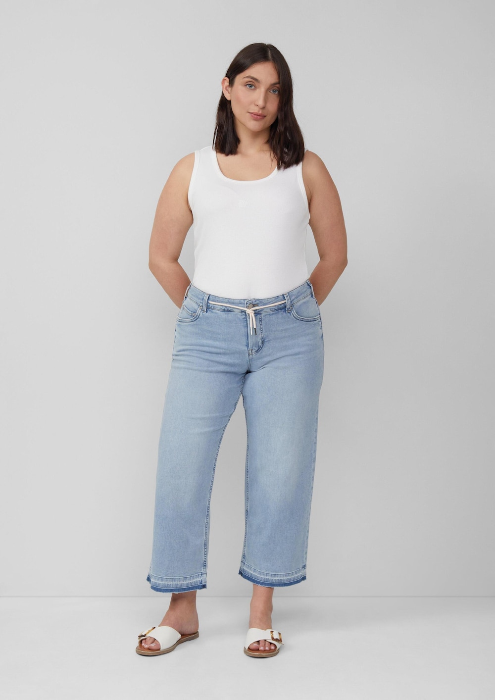 Cropped Jeans / Mid Rise / Straight Fit