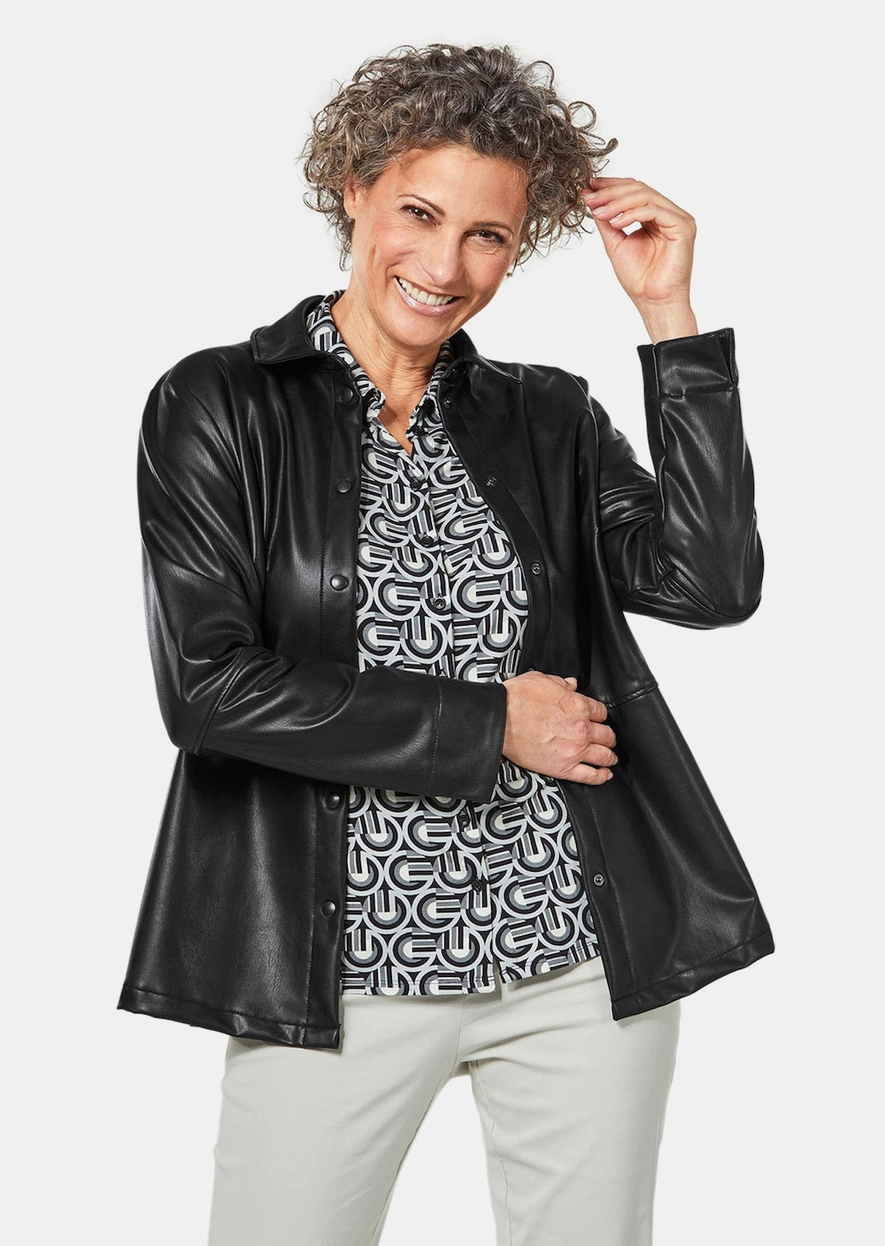 Lässige Blusenjacke in Lederoptik