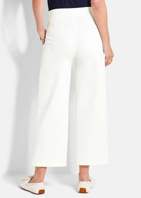 Hose in 3/4-Länge mit seitlichen Gallonstreifen