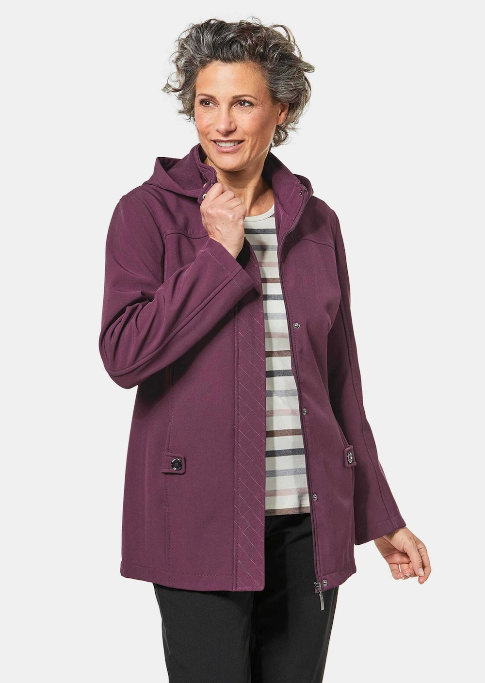 Wasserabweisende Softshelljacke mit Kapuze