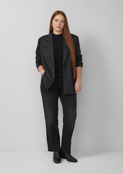 Jeans / Slim Fit / Mid Rise / Straight Leg