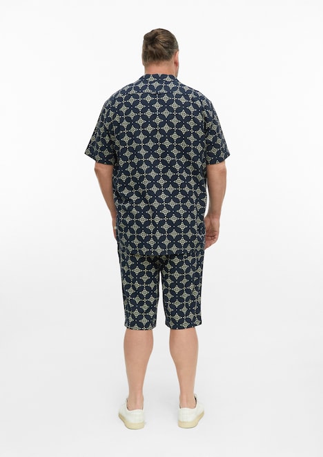 Detroit: Strukturierte Shorts mit All-over-Print