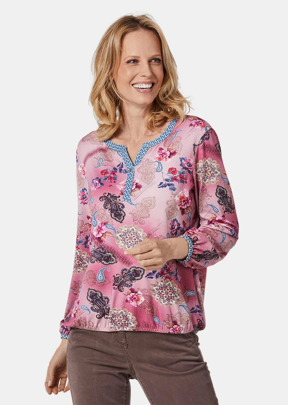 Paisley-Druckshirt mit schönem Ausschnitt