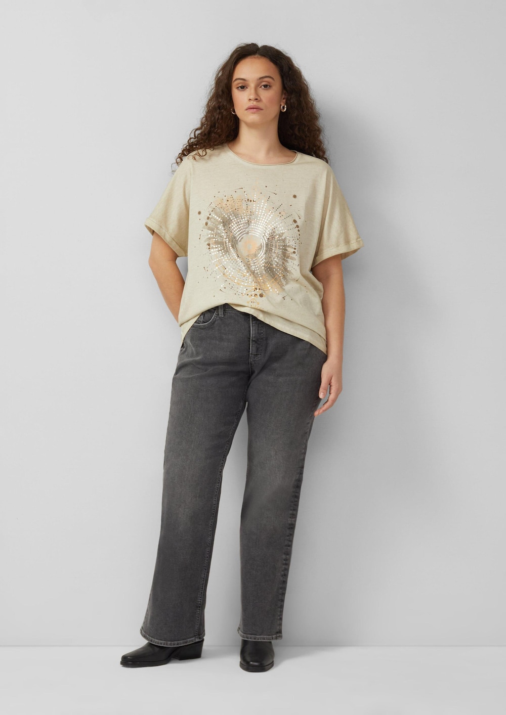 Jeans / Mid Rise / Bootcut Fit
