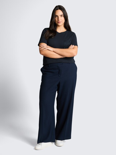 Boxy Fit T-Shirt mit Brusttasche