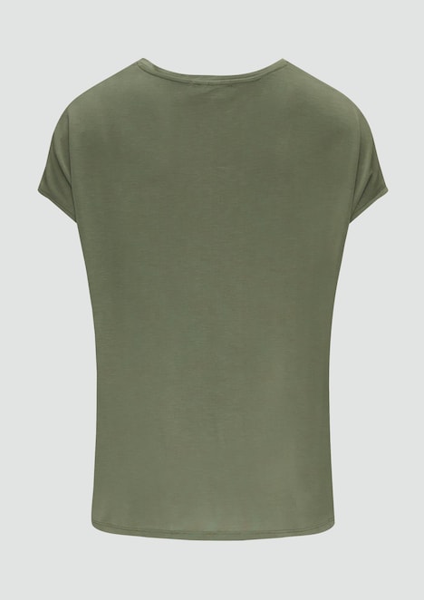 Fabricmix-Shirt im Loose Fit mit V-Ausschnitt