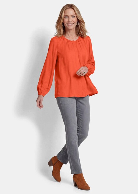 Satijnen blouse met vrouwelijke plooien