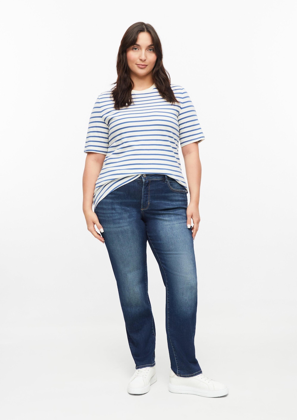 Jeans / Mid Rise / Slim Fit