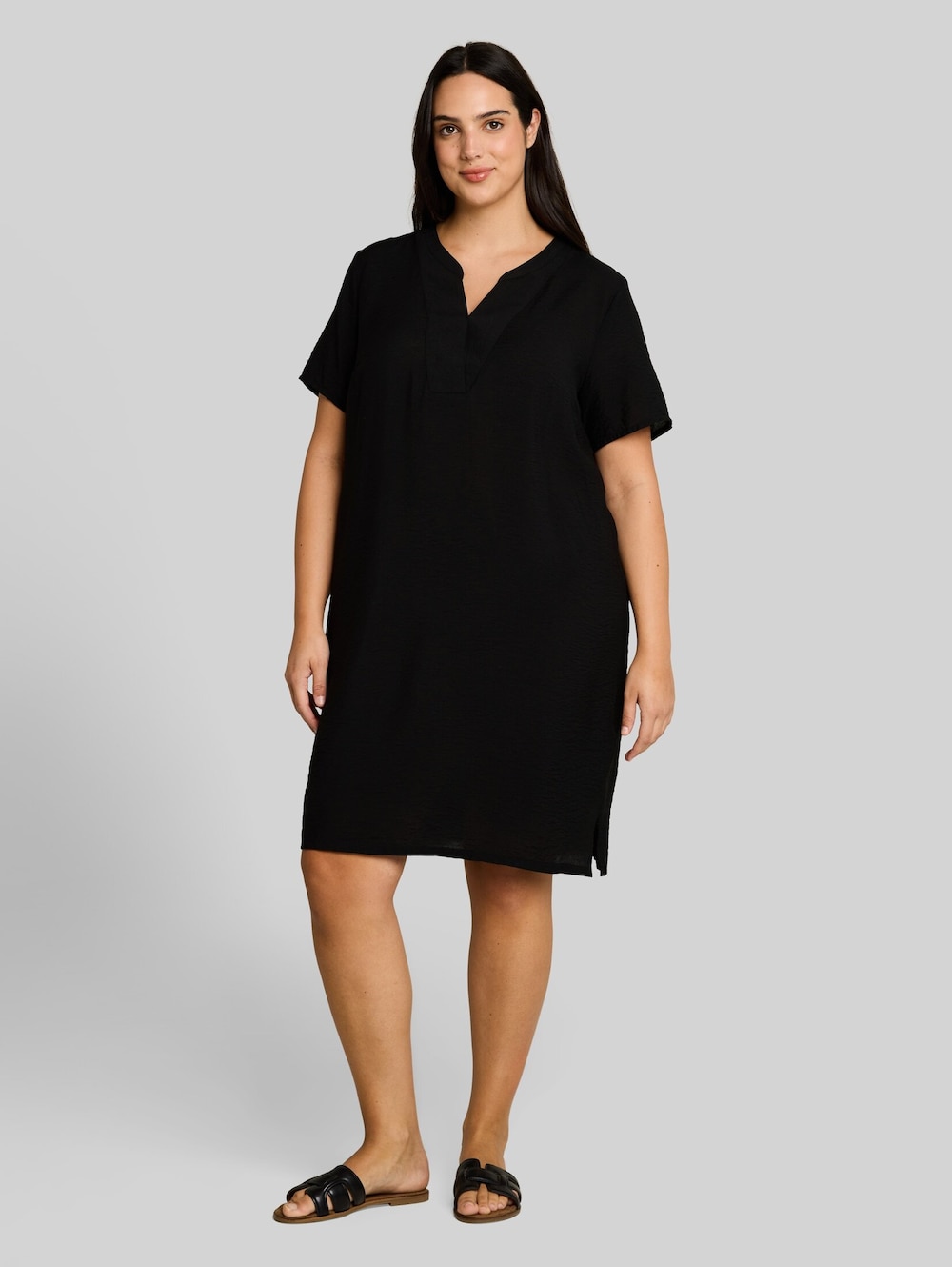 Kleid mit V-Ausschnitt