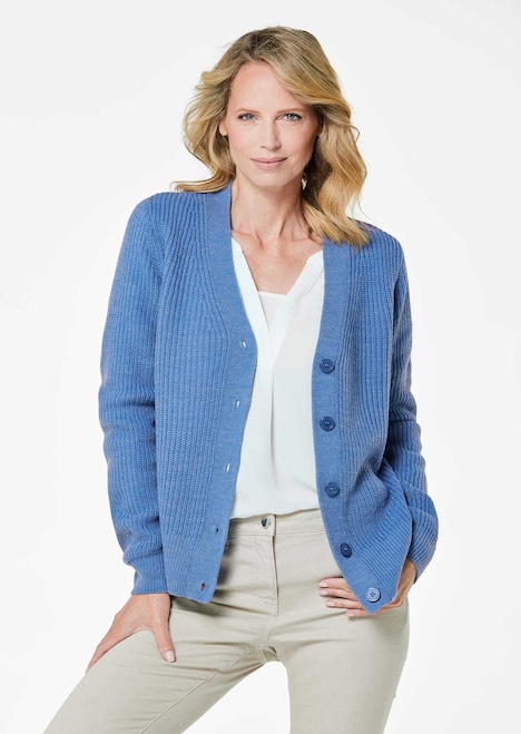 Pflegeleichte Strickjacke in hochwertiger Rippenstruktur