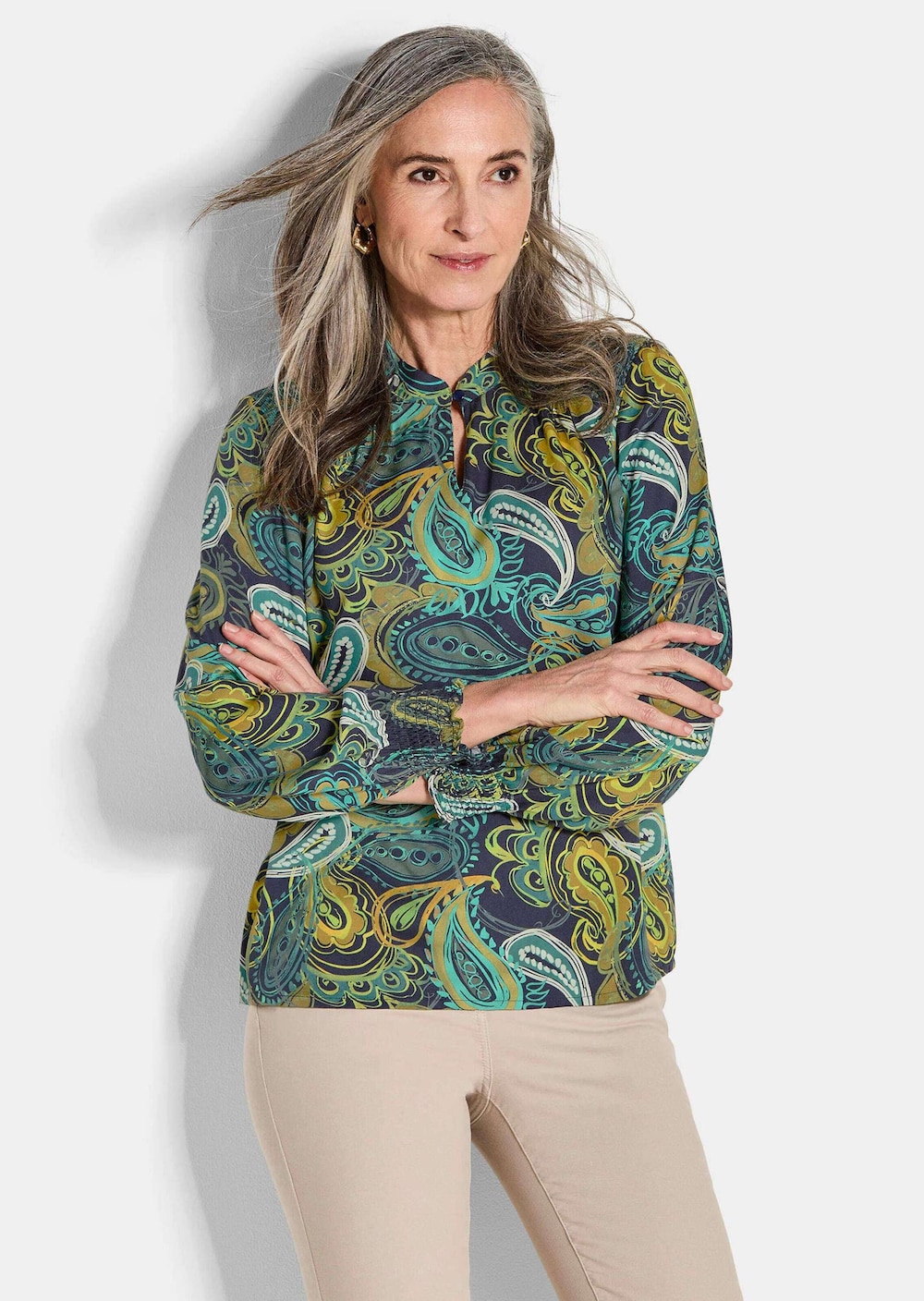 Bluse aus fließendem Viskose-Satin