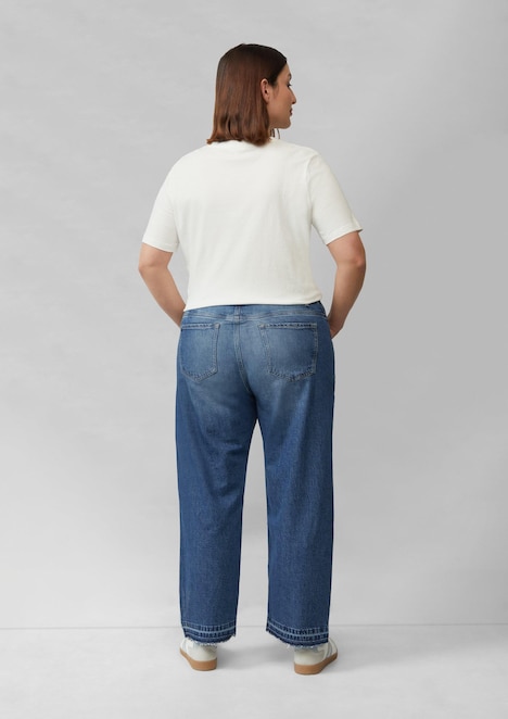 Cropped Jeans / Mid Rise / Straight Fit / mit Saumdetails