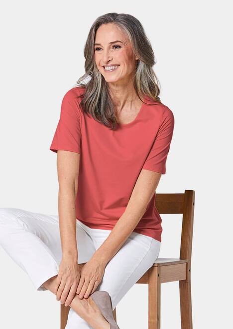 Gepflegtes Shirt in formstabiler Ware