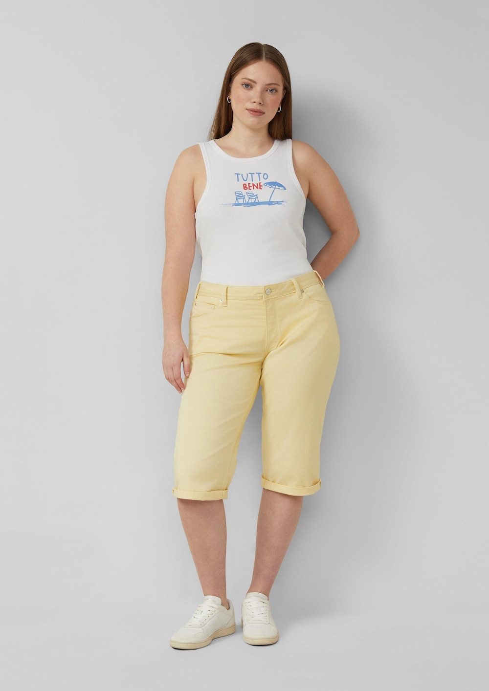 Jeans / Mid Rise / Slim Fit / Capri