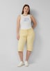 Jeans / Mid Rise / Slim Fit / Capri