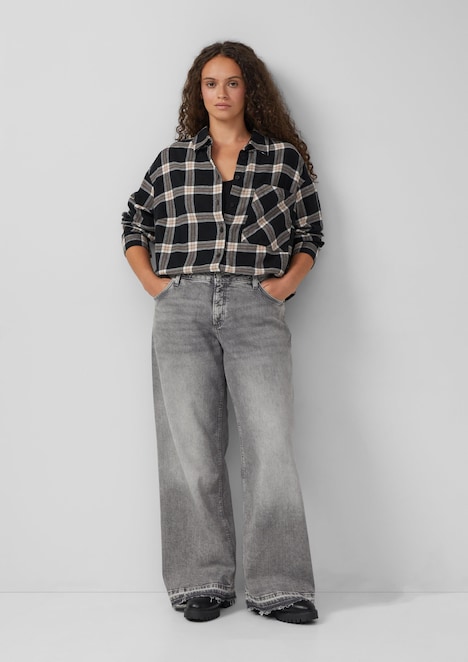 Jeans / Slim Fit / Mid Rise / Wide Leg