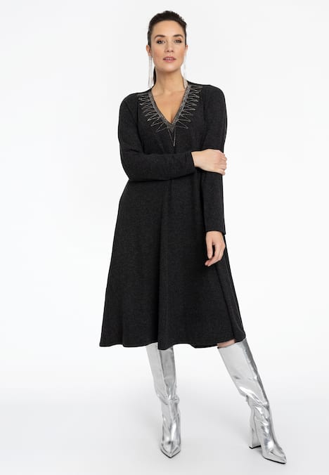 Kleid mit Strasssteinen