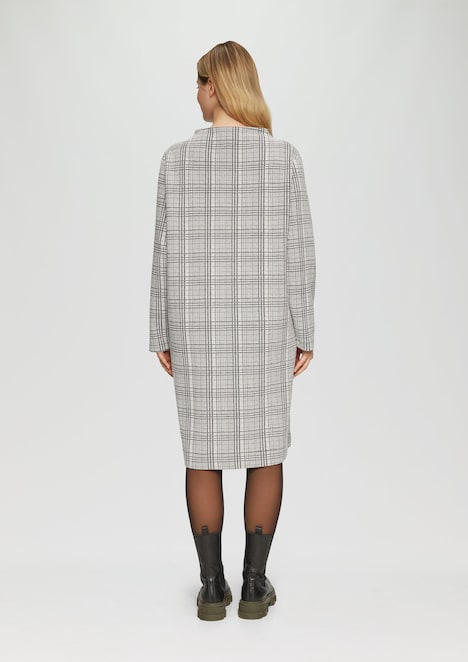Gemustertes Sweat-Kleid mit Turtleneck
