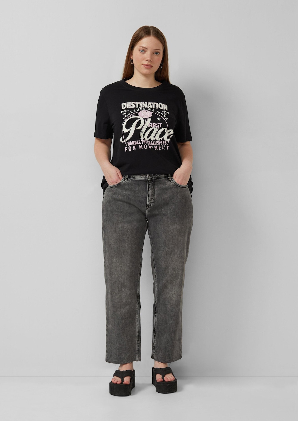 Jeans / Mid Rise / Straight Leg / Cropped