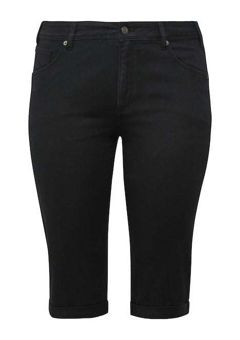 Jeans / Mid Rise / Curvy Fit / Capri Length