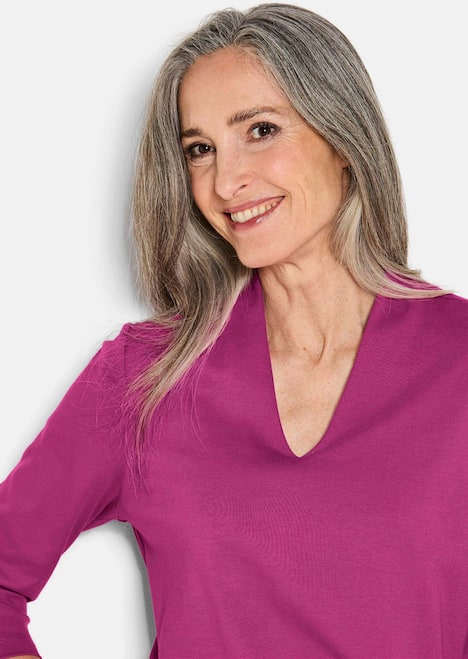 Elegantes Basic-Shirt mit V-Ausschnitt