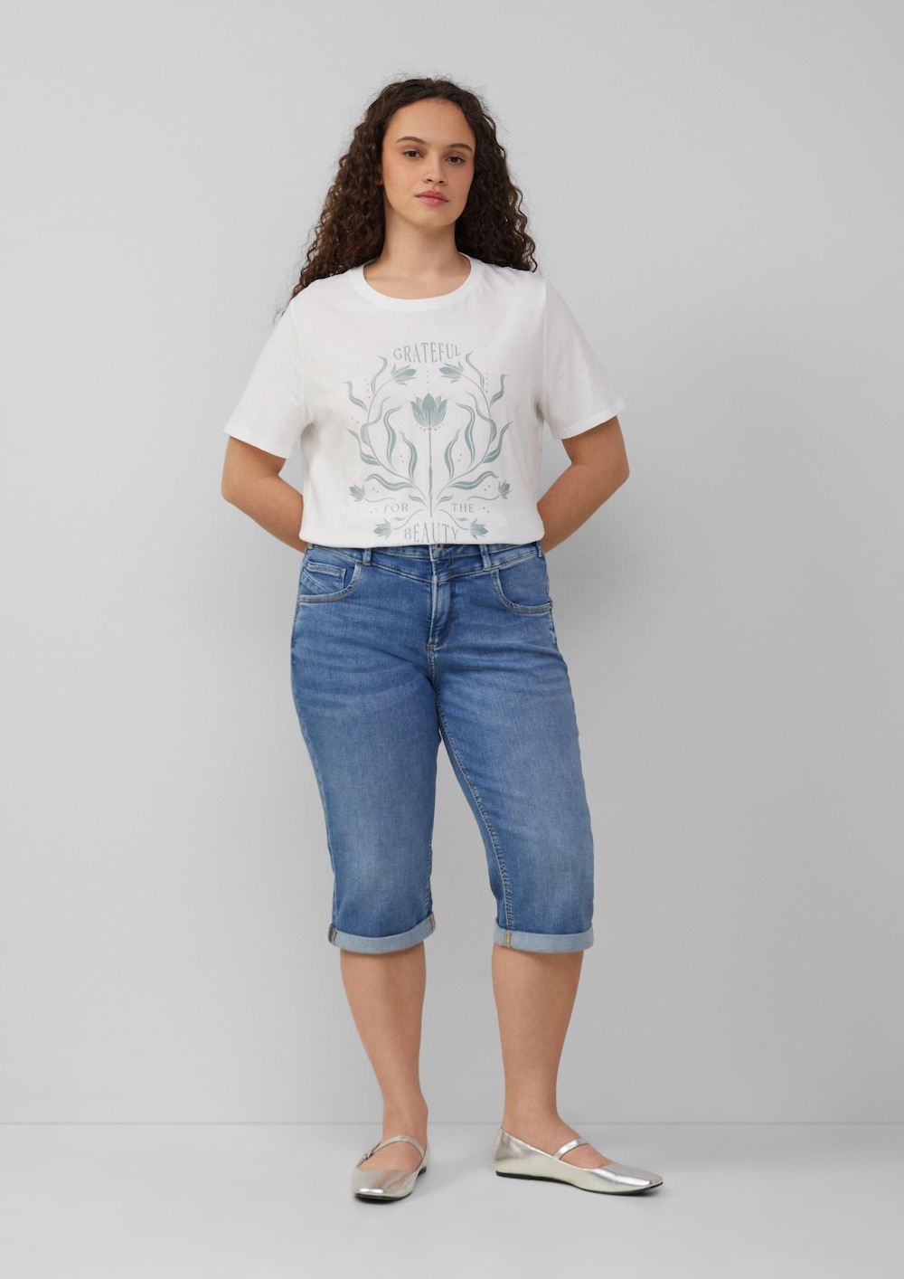 Jeans / Slim Fit / Mid Rise / Capri Length