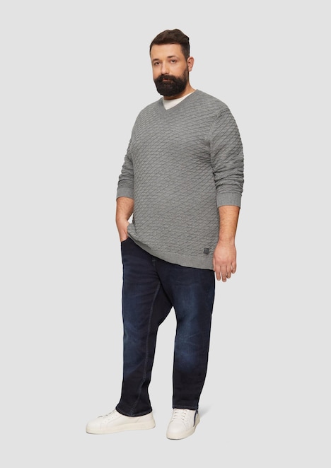 Strukturierter Pullover mit V-Ausschnitt