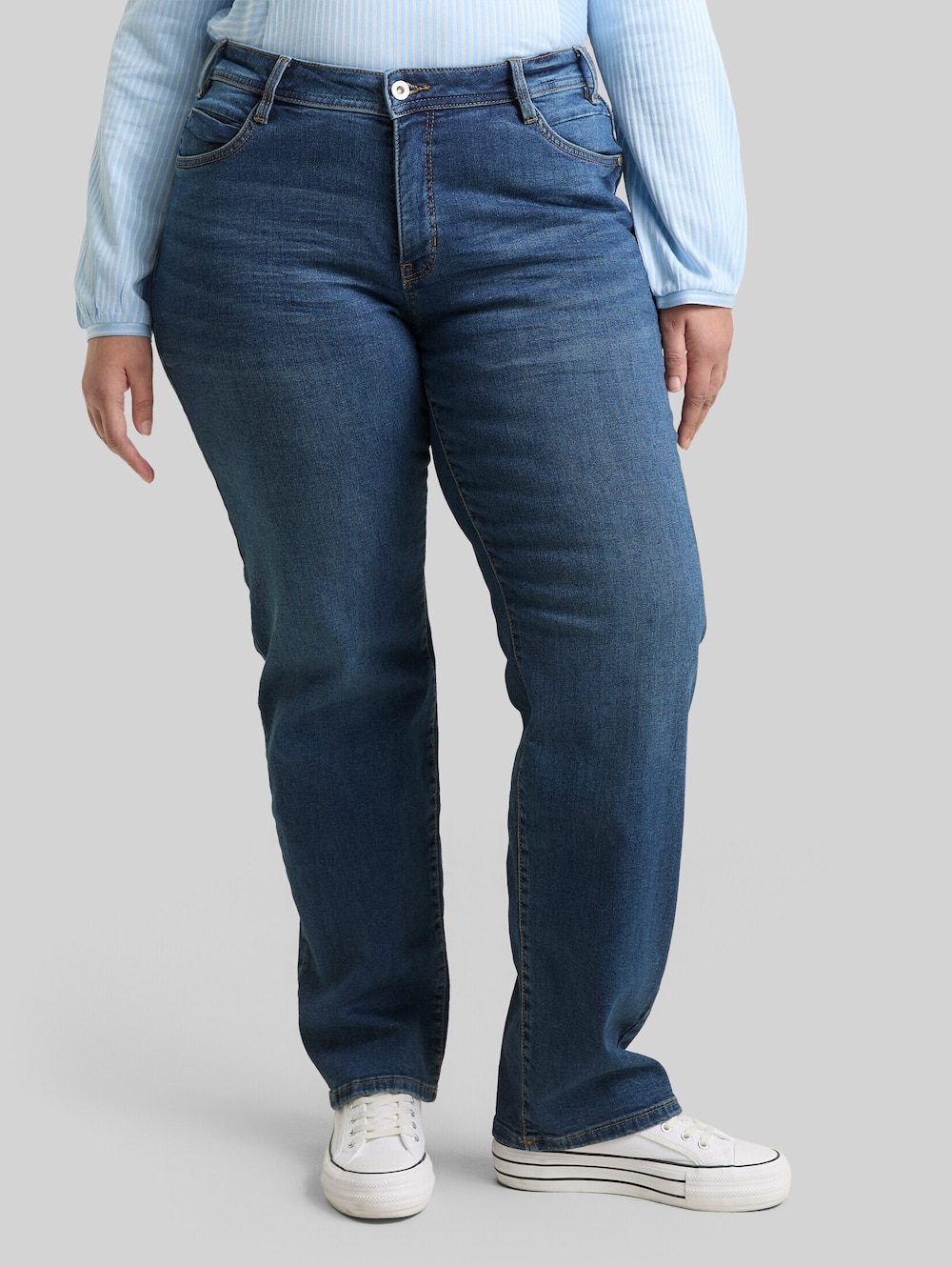 Straight Jeans