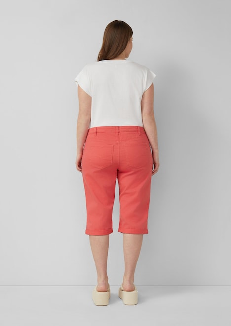 Jeans / Mid Rise / Slim Fit / Capri