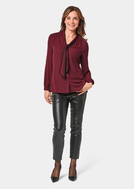 Figurumspielende Bluse mit Schluppe
