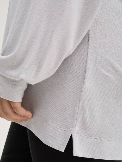 Lockerer Pullover mit Glitzer-Effekt