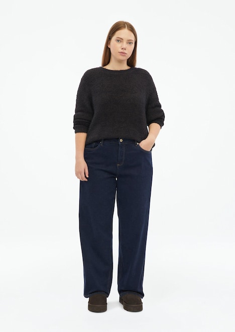 Flauschiger Pullover mit Rundhalsausschnitt