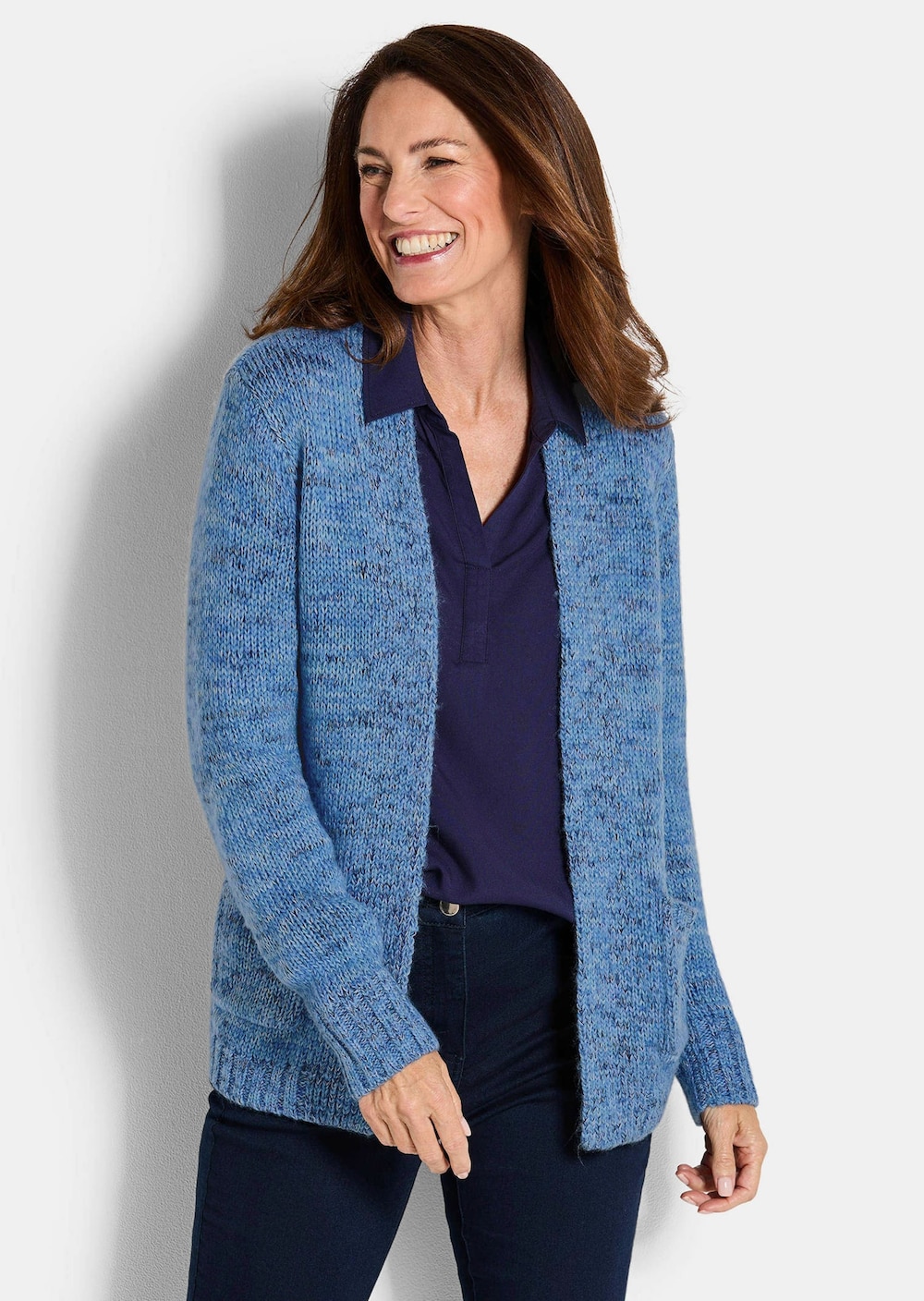 Strickjacke mit aufgesetzten Taschen