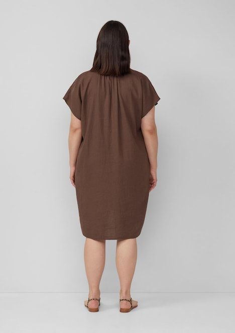 Midi-Kleid aus Leinenmix mit Eingrifftaschen