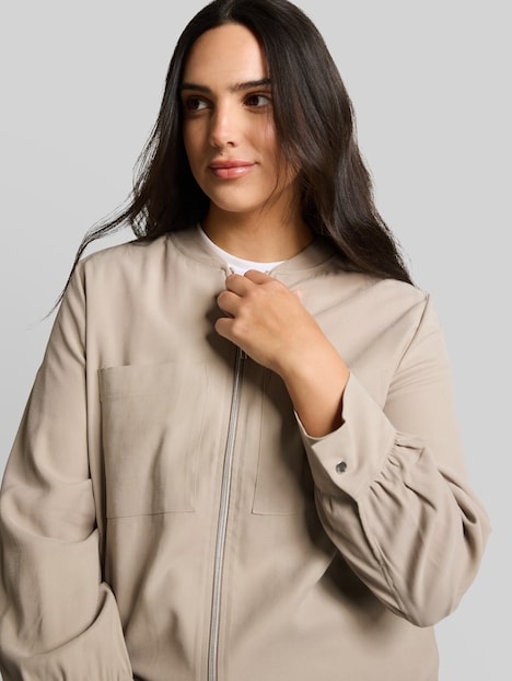 Loose Fit Bomberjacke mit Brusttaschen